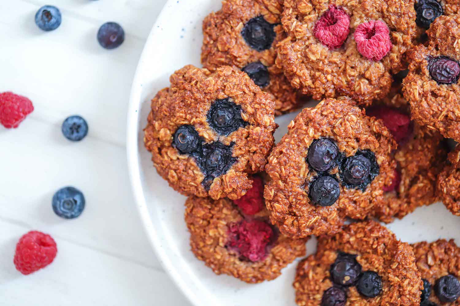 Vegan Oat and Berry Cookies - Roshni Sanghvi